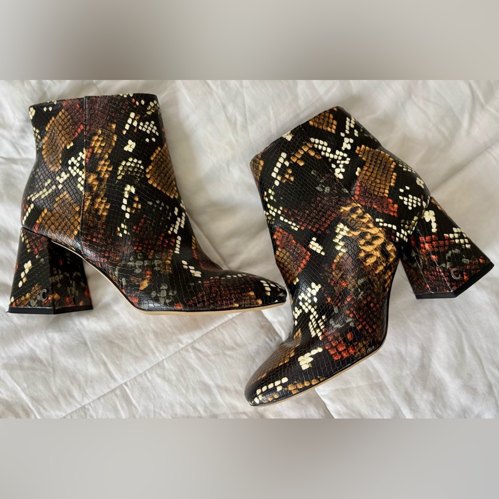 Sam Edelman Snakeskin Patterned Ankle Boots - 8